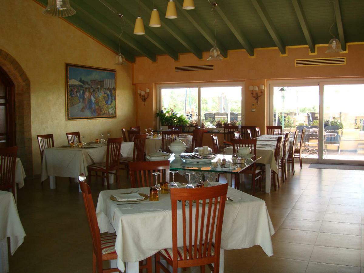 Country Resort Capo Nieddu 圣卡塔林纳 外观 照片
