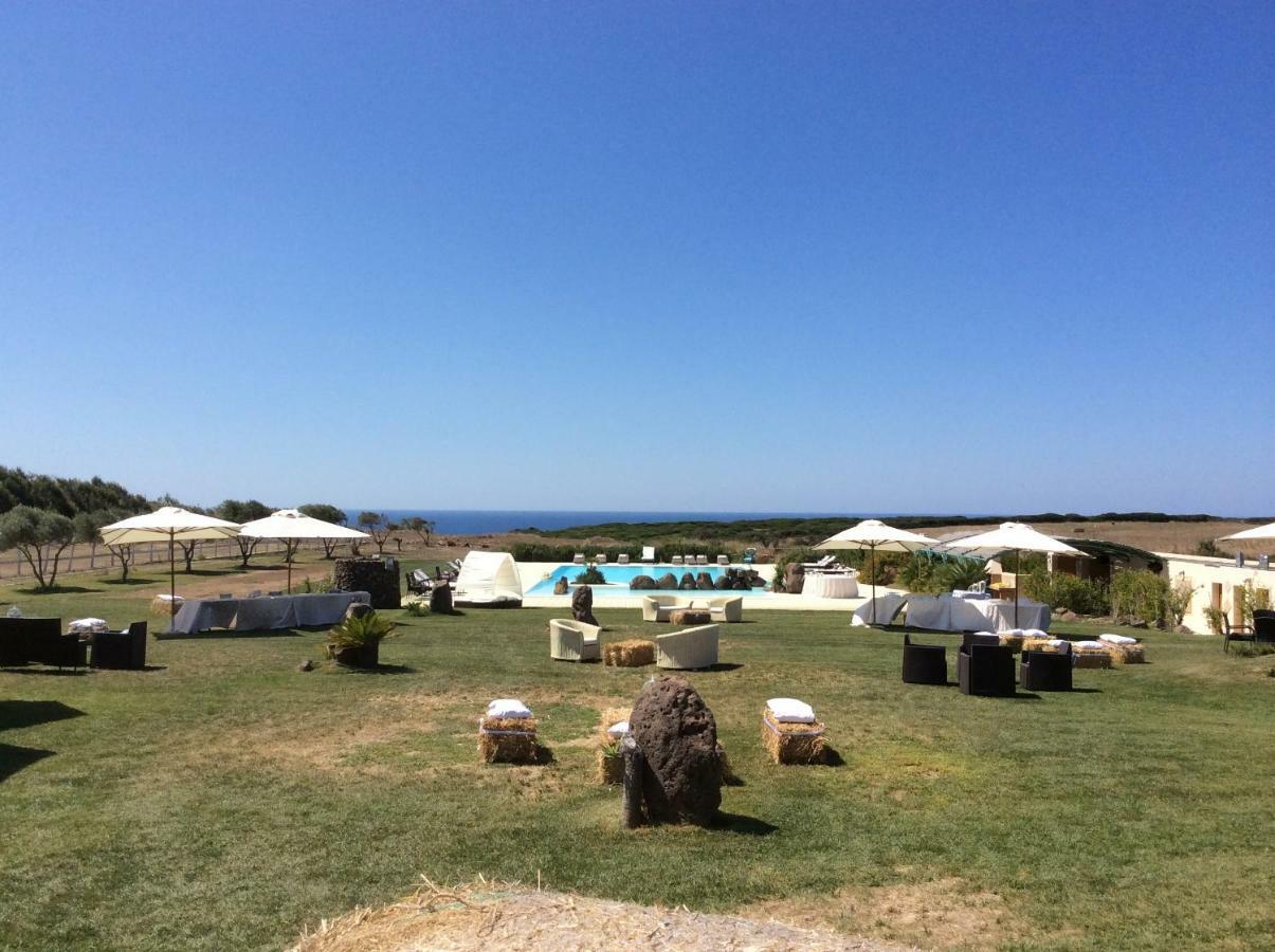 Country Resort Capo Nieddu 圣卡塔林纳 外观 照片