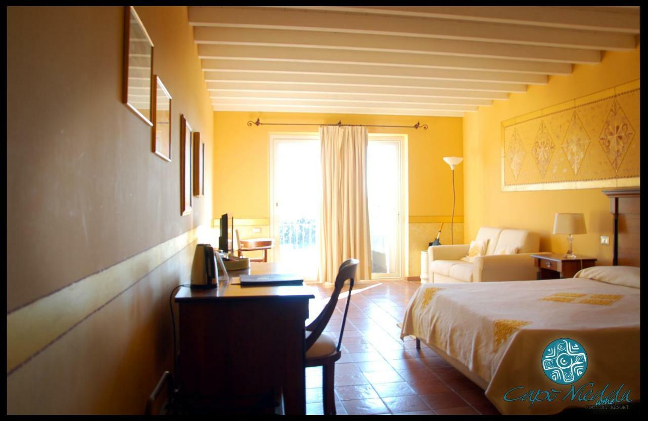 Country Resort Capo Nieddu 圣卡塔林纳 外观 照片