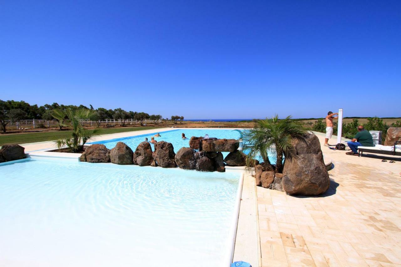 Country Resort Capo Nieddu 圣卡塔林纳 外观 照片